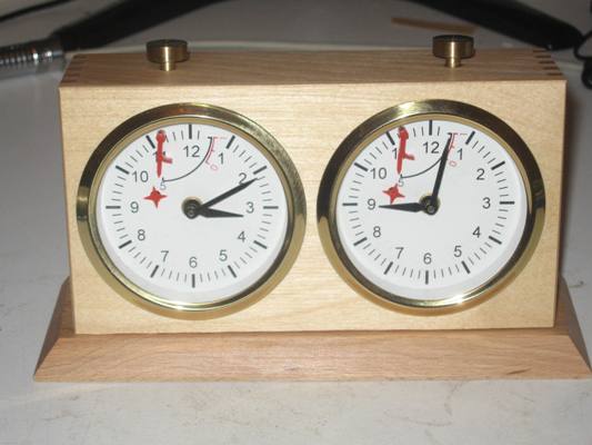Часы механические деревянные АРТ П3