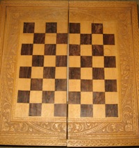 Доска резная  для шахмат и нард б.у АРТ-П6