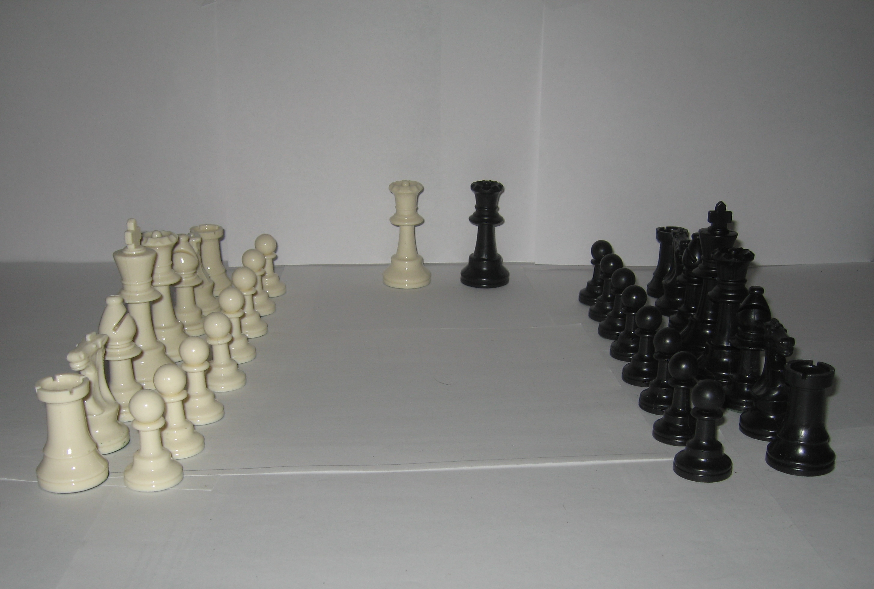 Шахматы стаунтоновские пластмассовые (АРТ - П6)