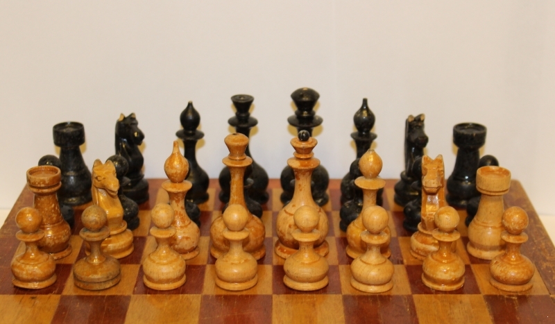 Антикварные деревянные шахматы. АРТ-П2