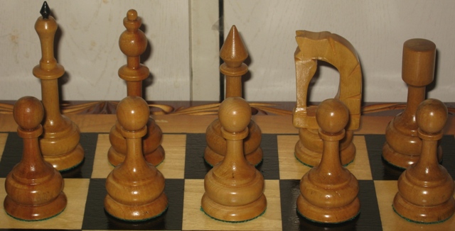  Chess is big wooden. 