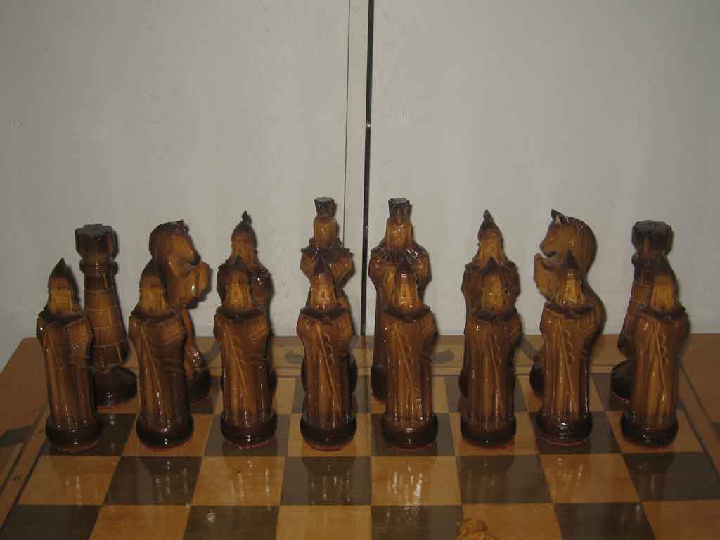 Большие подарочные деревянные шахматы