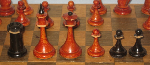 Антикварные деревянные шахматы xx века