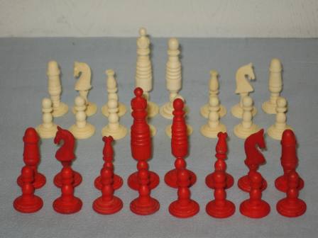 Антикварные шахматные фигуры (кость)